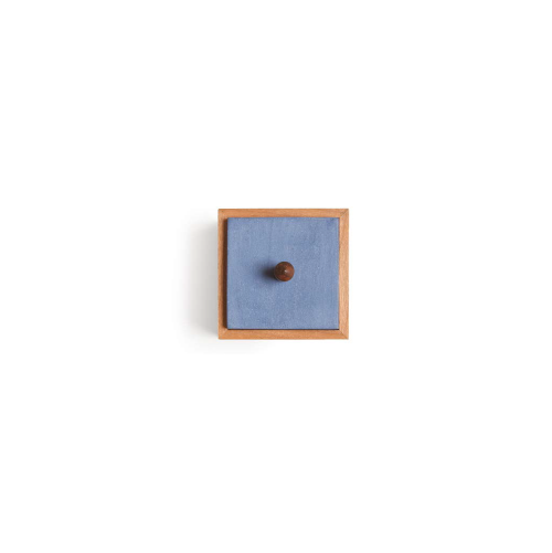 Caja cuasicuadrada azul