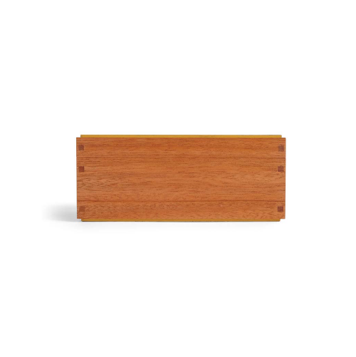 Caja rectangular amarilla