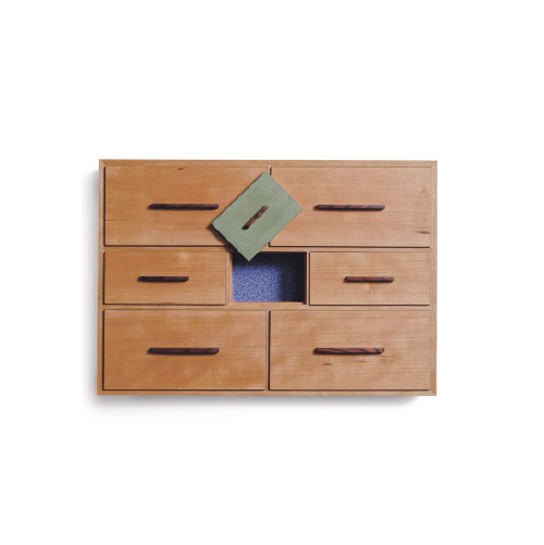 Caja rectangular con compartimentos