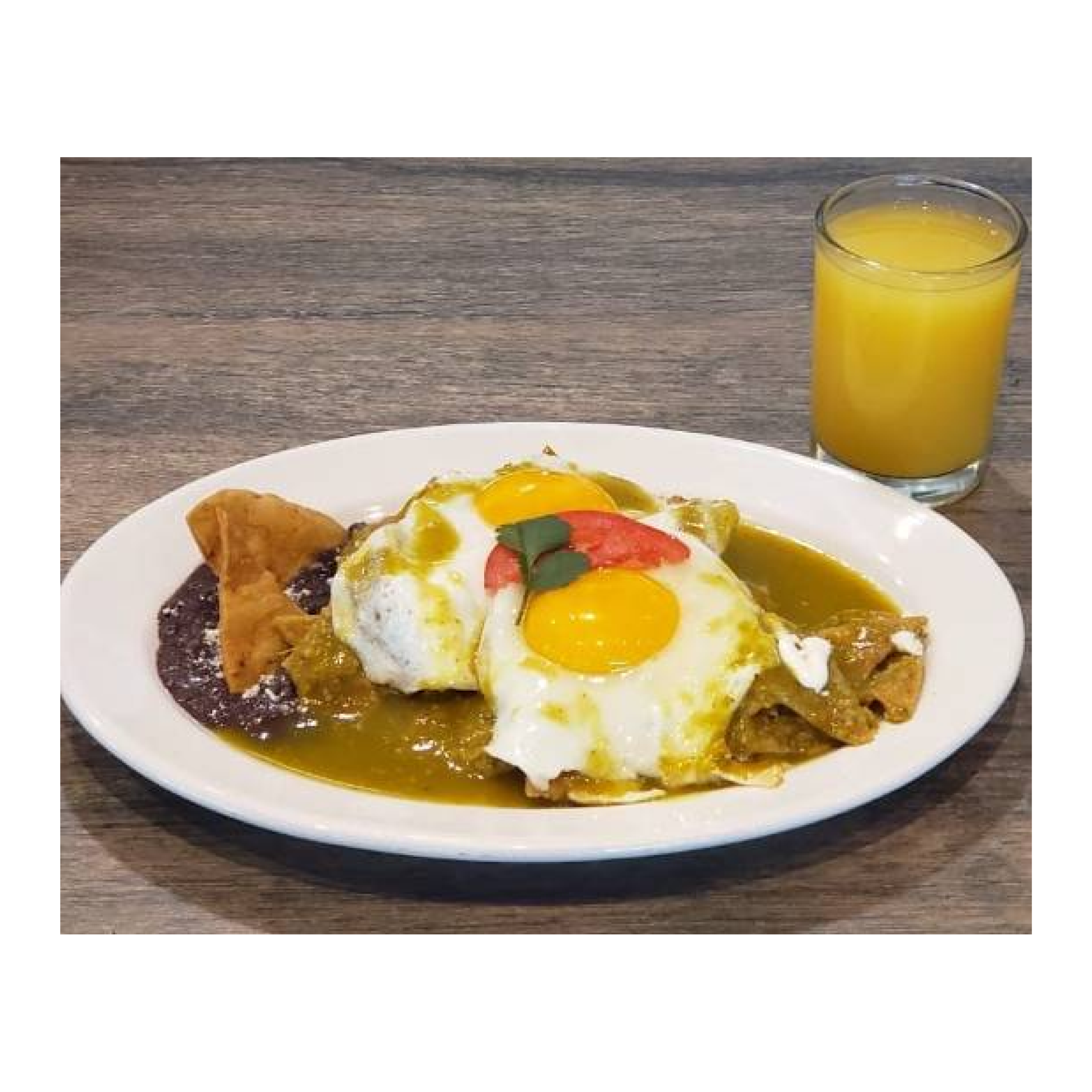 Chilaquiles rojos con pollo
